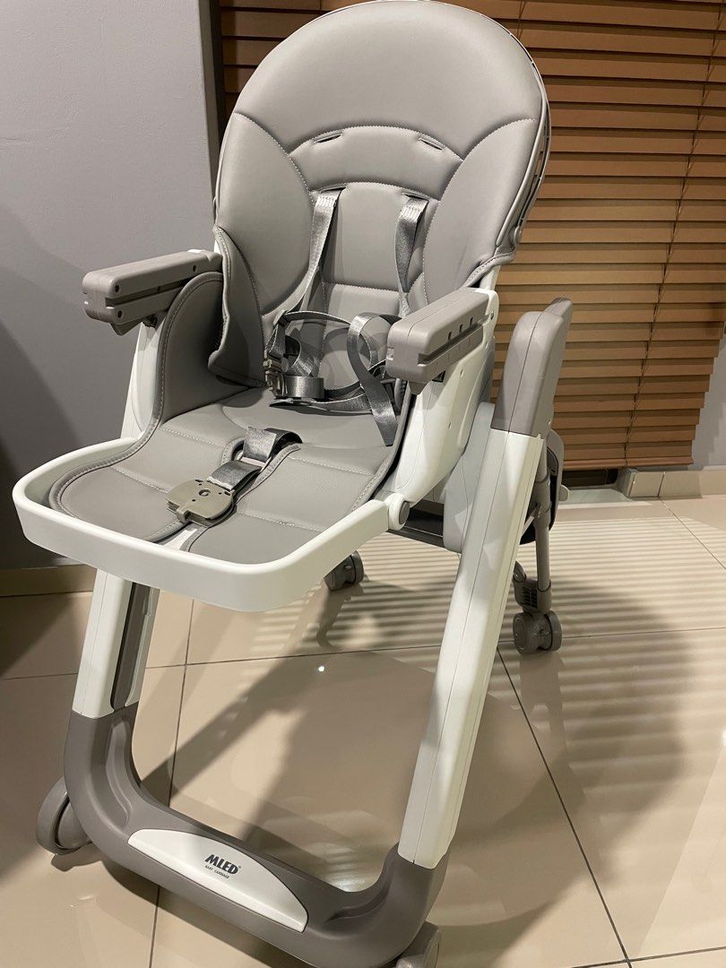 Baby High Chair Easy to Clean Adjustable and Mobile Babies