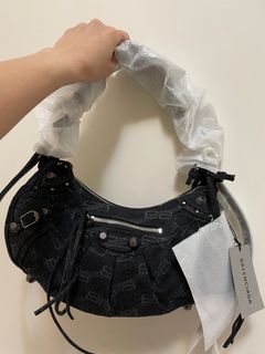 （分類：）位於 。 由 nikitoby123 提交（商品編號 1241827209，圖片 1）。簡介： 。