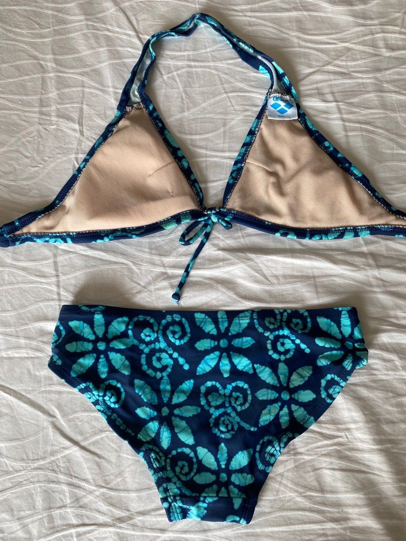 Bikini for Girls (Category: Bikinis & Swimsuits) located in Quezon City. Submitted by inxshop (Listing ID 1241815334, Image 3). Description: Size S but will fit girls, not ladies, best for kids Thick material like those of Speedo .