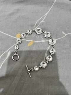 Louis Vuitton x Doudou Silver Lock It Bracelet, Fesyen Wanita, Perhiasan di  Carousell