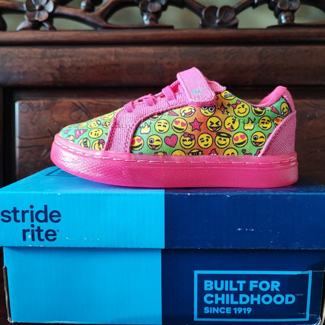 Brand New Stride Rite Lighted Raz Pink Emoji US 8.5M