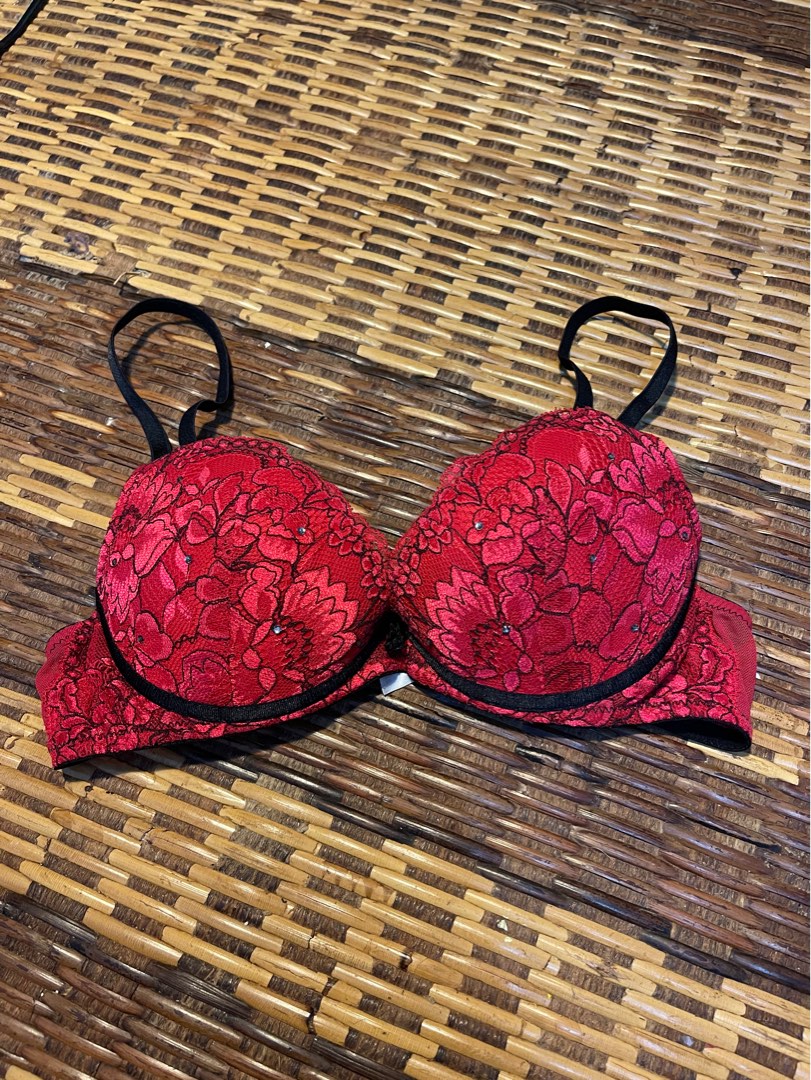 BrasNthings 32A, Women's Fashion, New Undergarments & Loungewear on