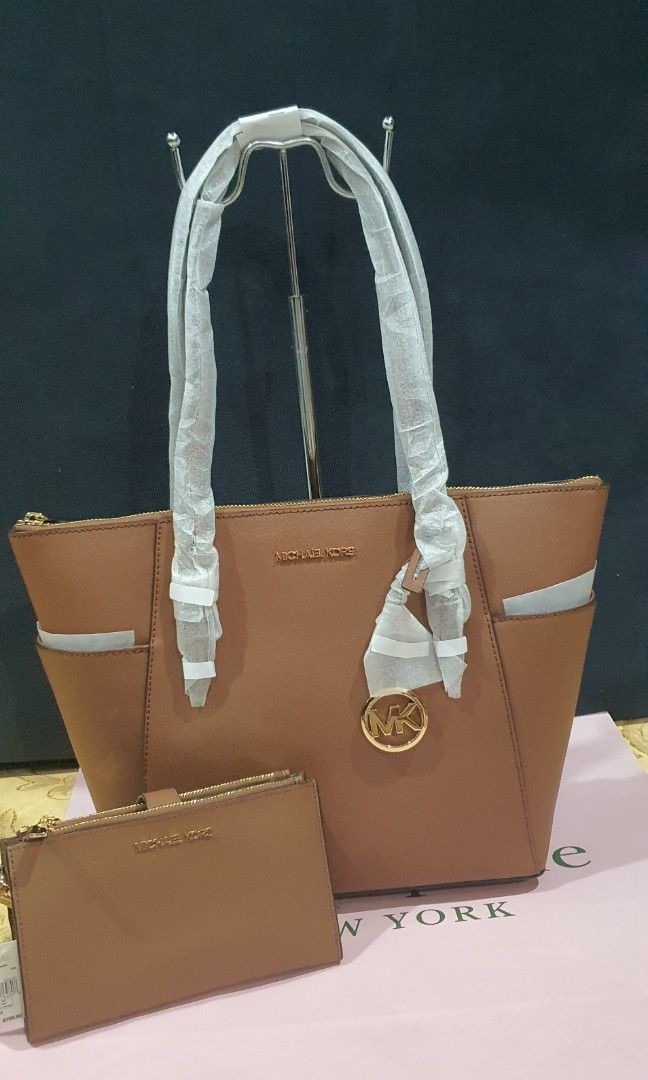 Brand New Jet Set Travel Large Saffiano Leather Top Zip Tote, Luxury, Bags  & Wallets on Carousell