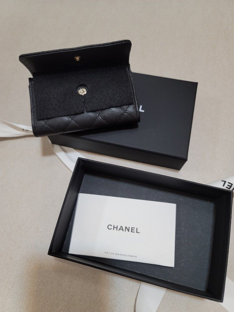 Shop CHANEL 2023-24FW Chanel card holder by ShopperDeluxeParis