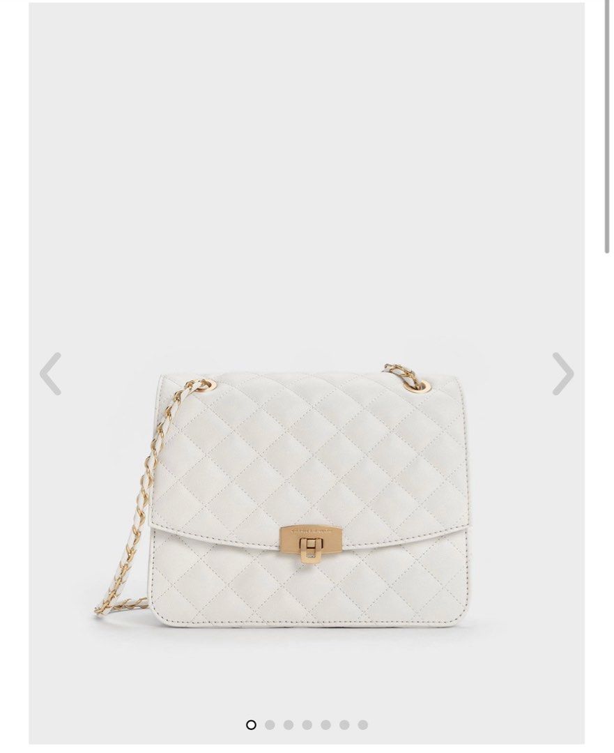 White chain strap bag 2025