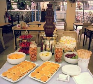 Chocolate fondue fountain machine (rental)