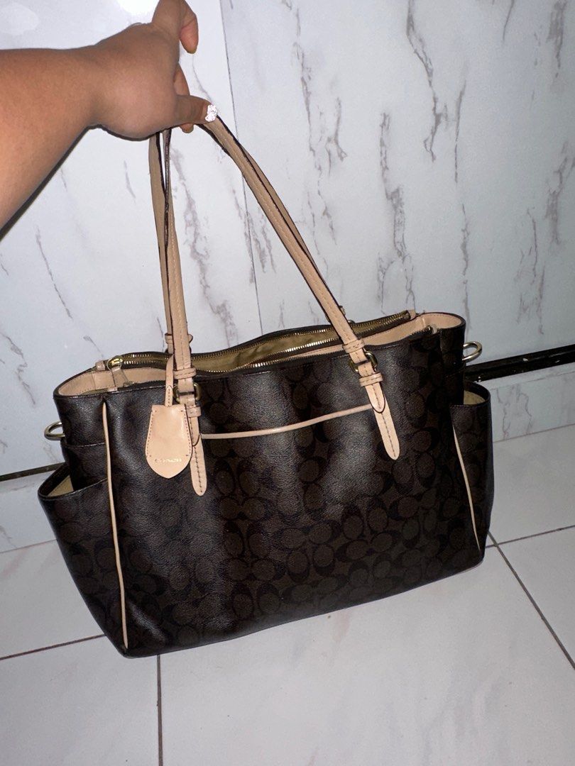 Coach peyton sale diaper bag