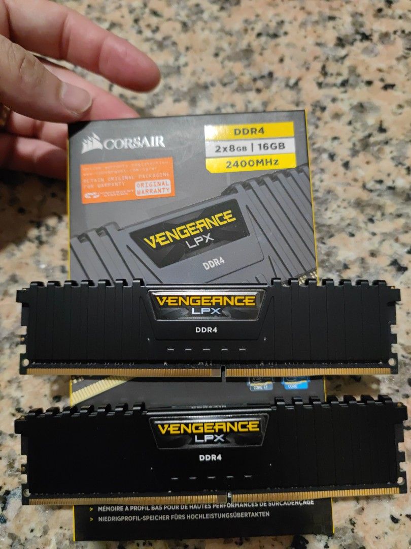 Corsair new arrivals 8gb 2400mhz