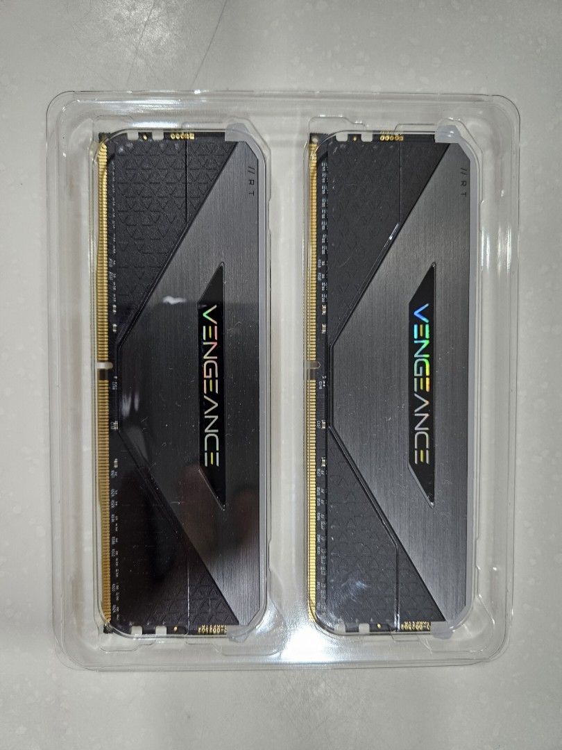 Corsair Vengeance RGB RT RAM 16Go DDR4 3200MHz C16