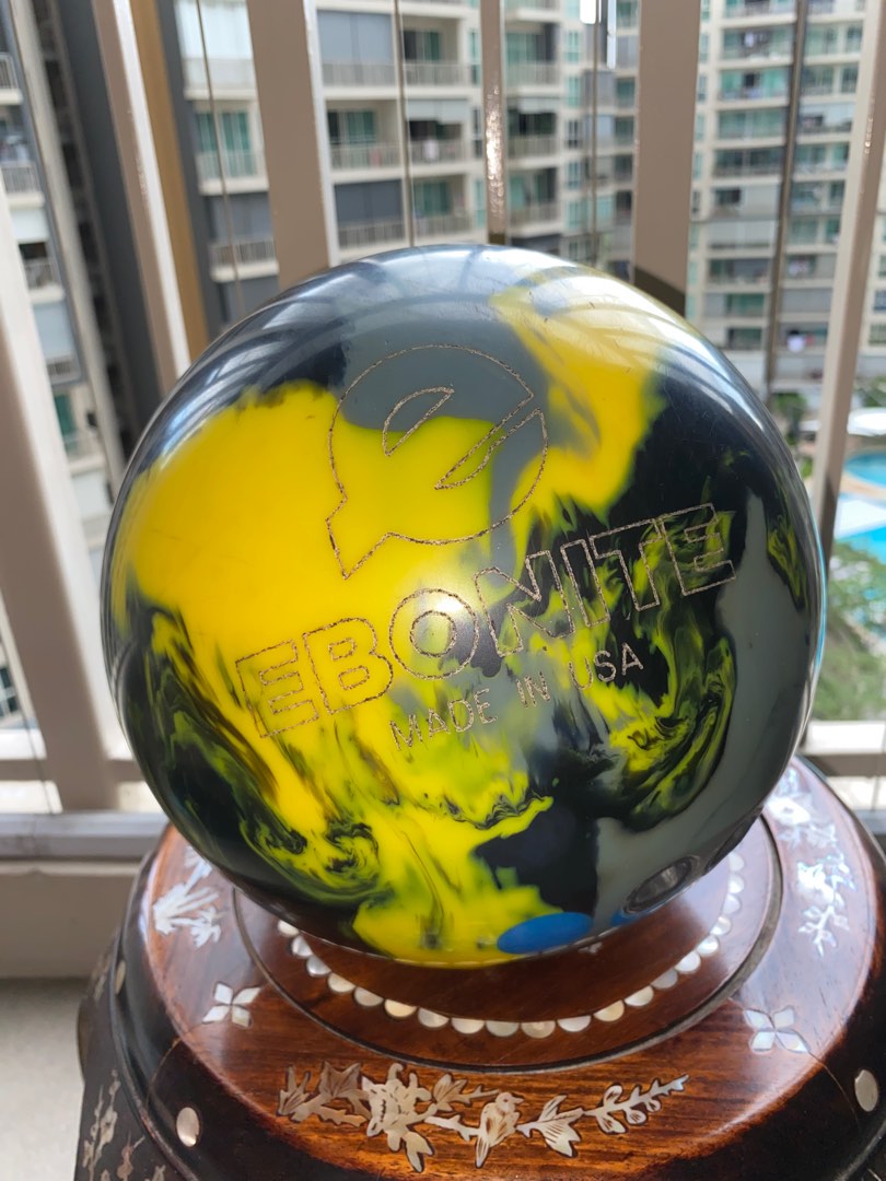 Ebonite Plastic Bowling Ball 12 Pounds, Sports Equipment, Sports