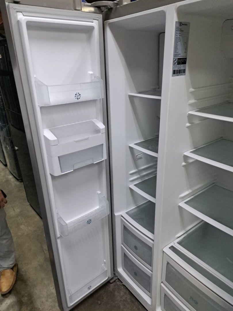 Electrolux side by side Refrigerator Fridge warranty 2months