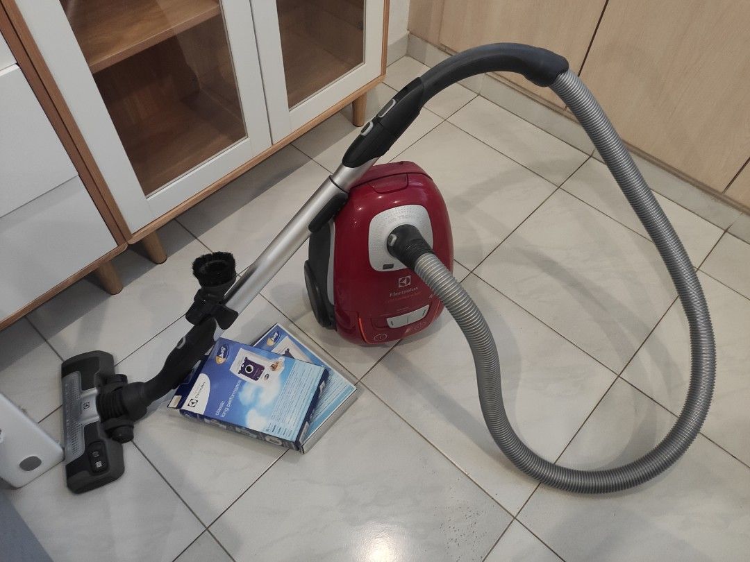 Electrolux Ultrasilencer Vacuum Cleaner (with free dust bags), TV