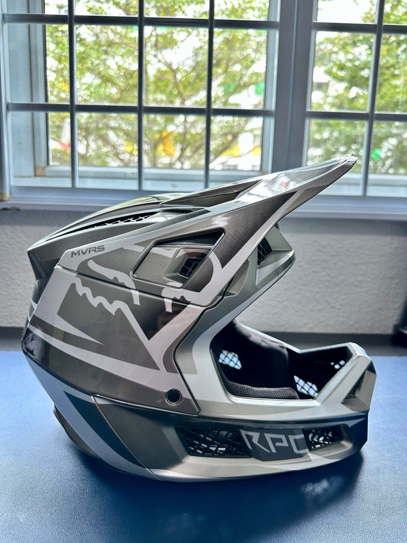 Rampage pro best sale carbon beast helmet