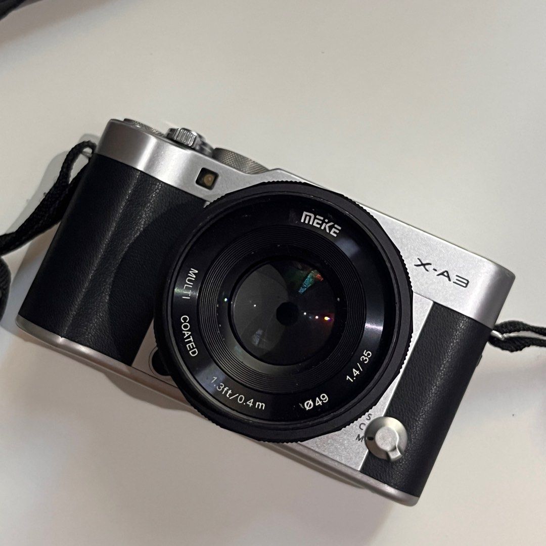 Fujifilm XA3 with Meike 35mm F1.4 lens and 1650mm F3.55.6 kit lens