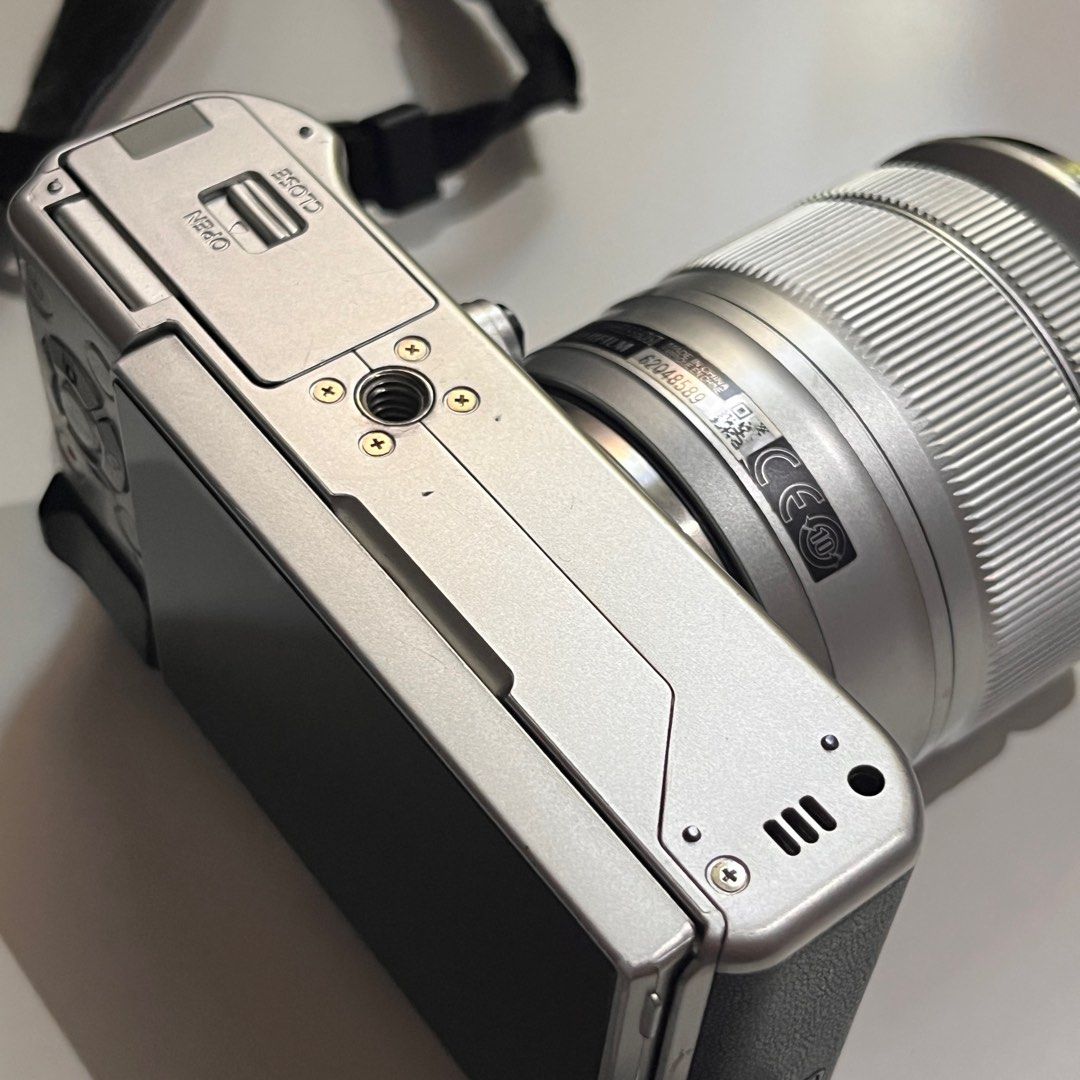 Fujifilm XA3 with Meike 35mm F1.4 lens and 1650mm F3.55.6 kit lens