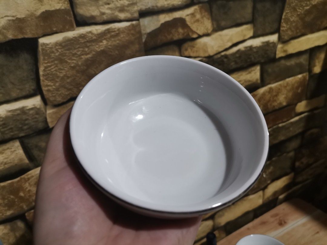 Glory China Bowl set (Porcelain) (Category: Dinnerware & Cutlery) located in Taguig. Submitted by lae.onlineshop (Listing ID 1241935450, Image 3). Description: Glory China Bowls (Porcelain) Set of 4 Issue: Zero to minimal faded silver linings This item is from Japan Surplus so please limit your expectations. WHAT YOU SEE IS WHAT YOU GET. Shopee checkout available. TRANSACTION FEES APPLY. MOP: Gcash/Unionbank only MOD: REGULAR JNT/Shopee checkout/