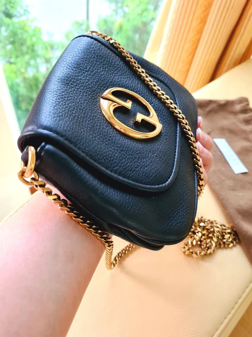 Gucci crossbody gold chain top