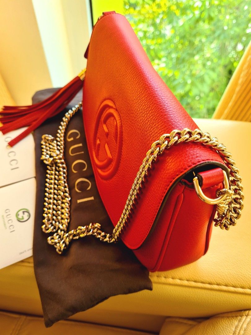 Red gucci bag 2024 with gold chain