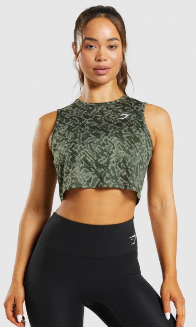 Gymshark training crop top S size (brand new), Women's Fashion, Activewear  on Carousell