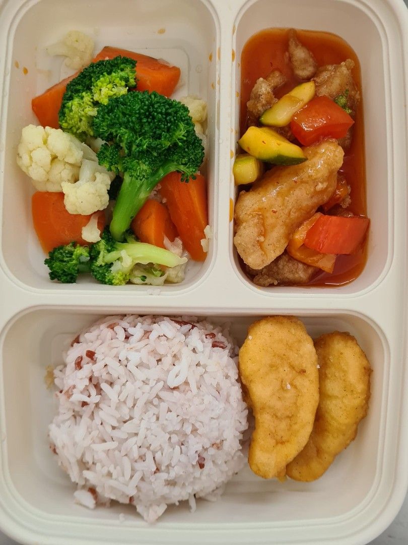 Halal Healthier Bento Box, Food & Drinks, Local Eats on Carousell