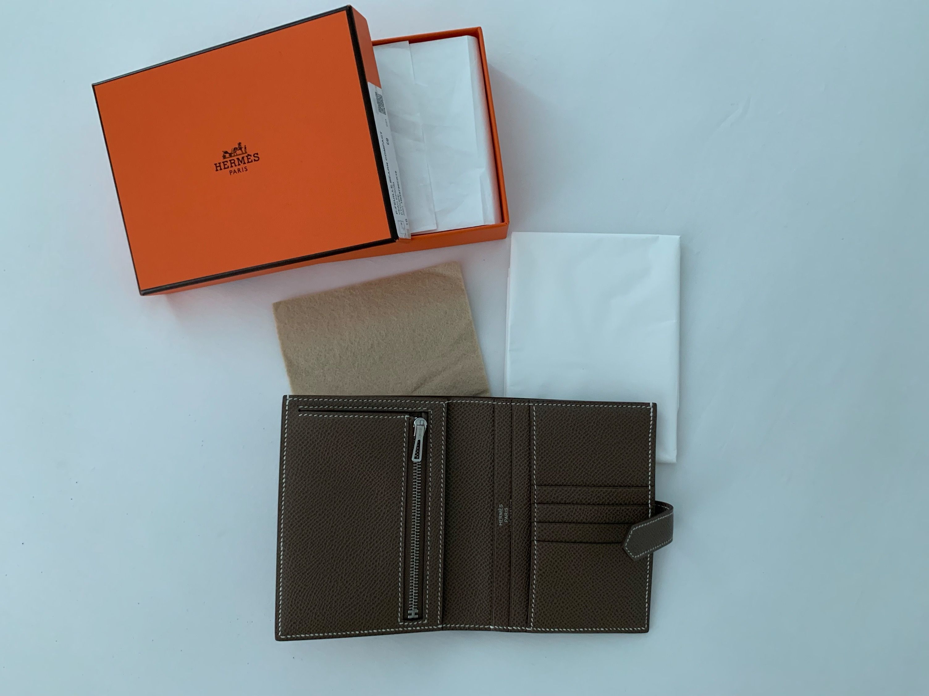 Hermes Bearn Cardholder In Etoupe With Palladium Closure – Found Fashion