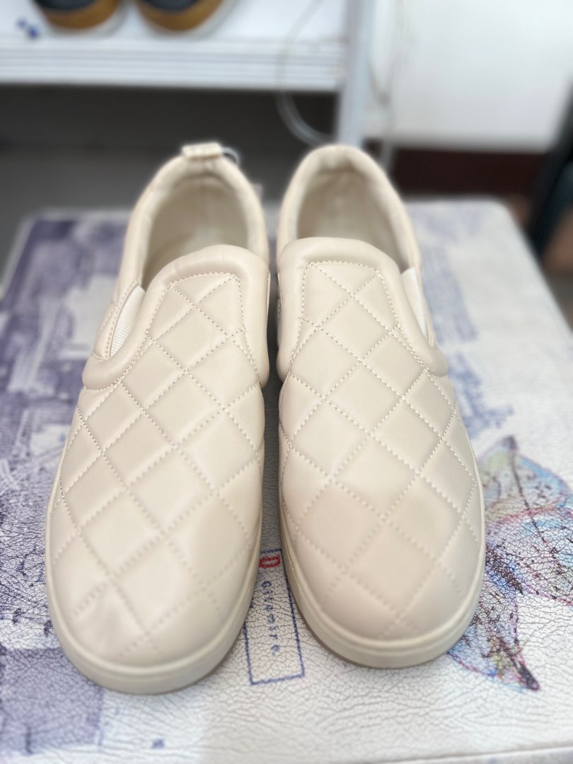 H&M slip on on Carousell
