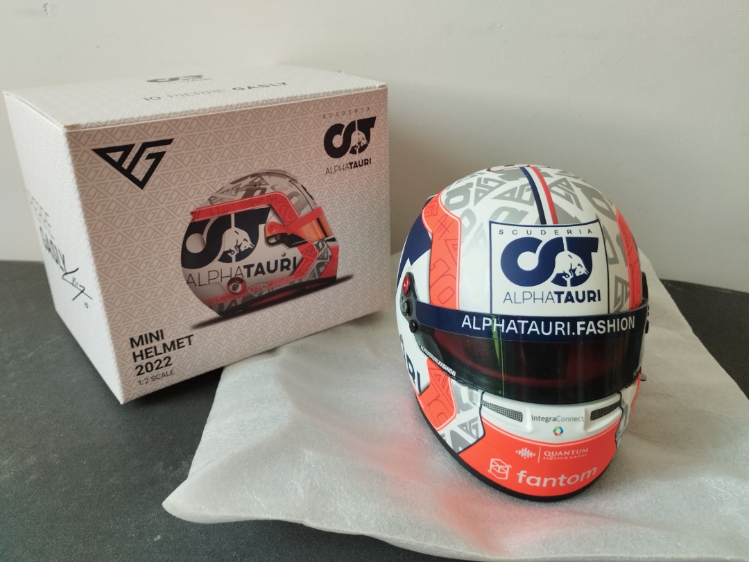 (in stock) Pierre Gasly F1 1/2 scale 2022 Alpha Tauri (Red Bull) Honda