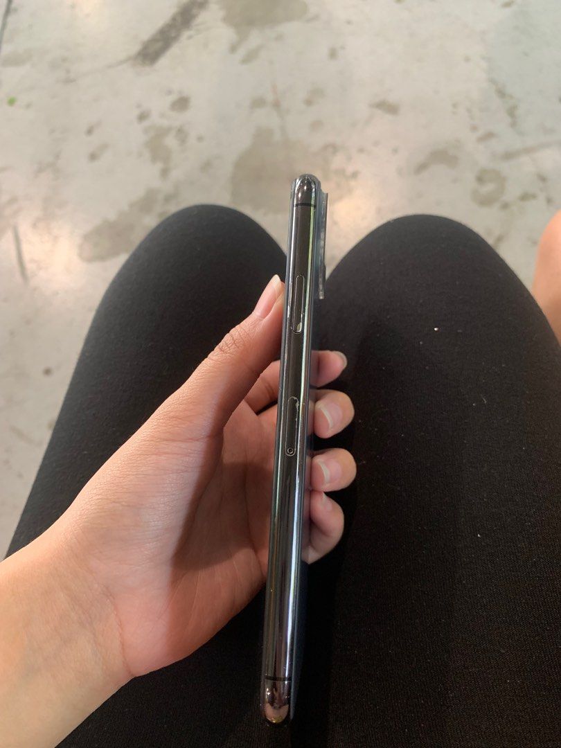 Iphone 11 Pro Max 256GB (Category: iPhone 11 Series) located in Quezon City. Submitted by officialfullcart (Listing ID 1241756716, Image 2). Description: Bought December 2019 First Owner No Issues 80% Battery Health True Tone working Face ID working No icloud issue Factory Unlocked US Variant Inclusions: Box and Cases No to low ballers; unit is good as new Meet-ups only..