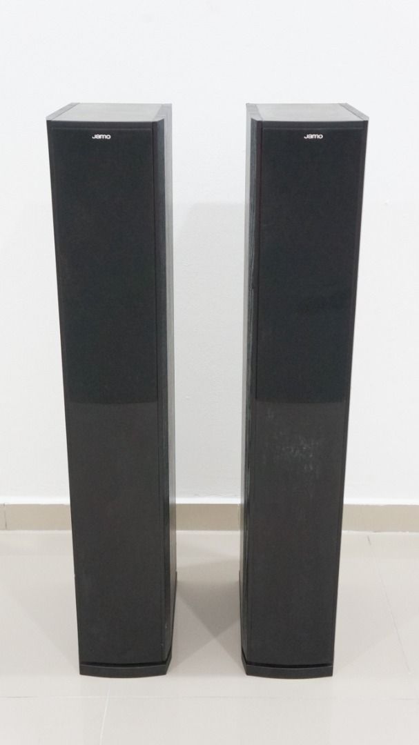 Jamo S626 3 Way Floorstanding Speakers with side Woofer