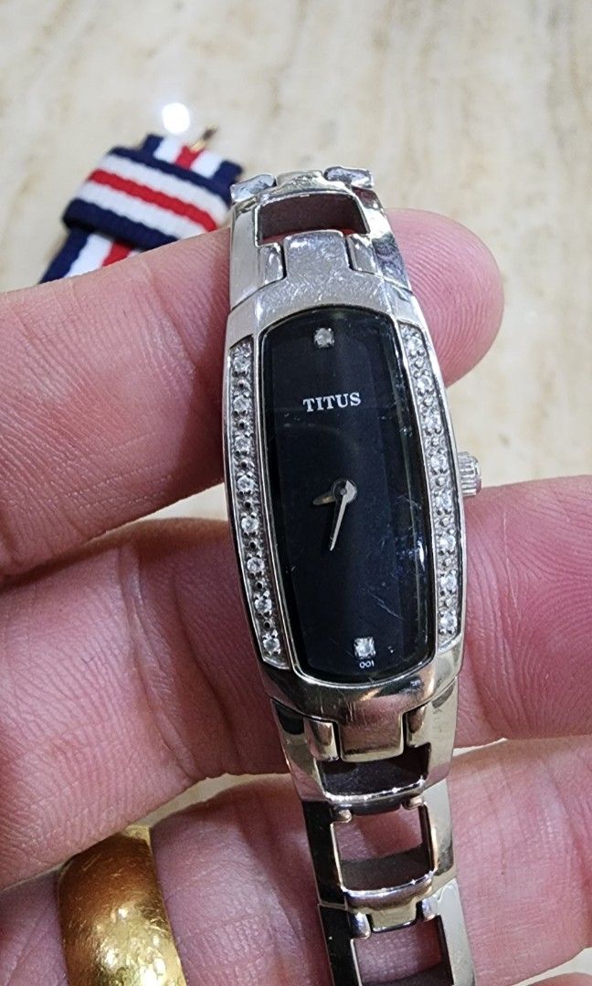 Watch sales dw price