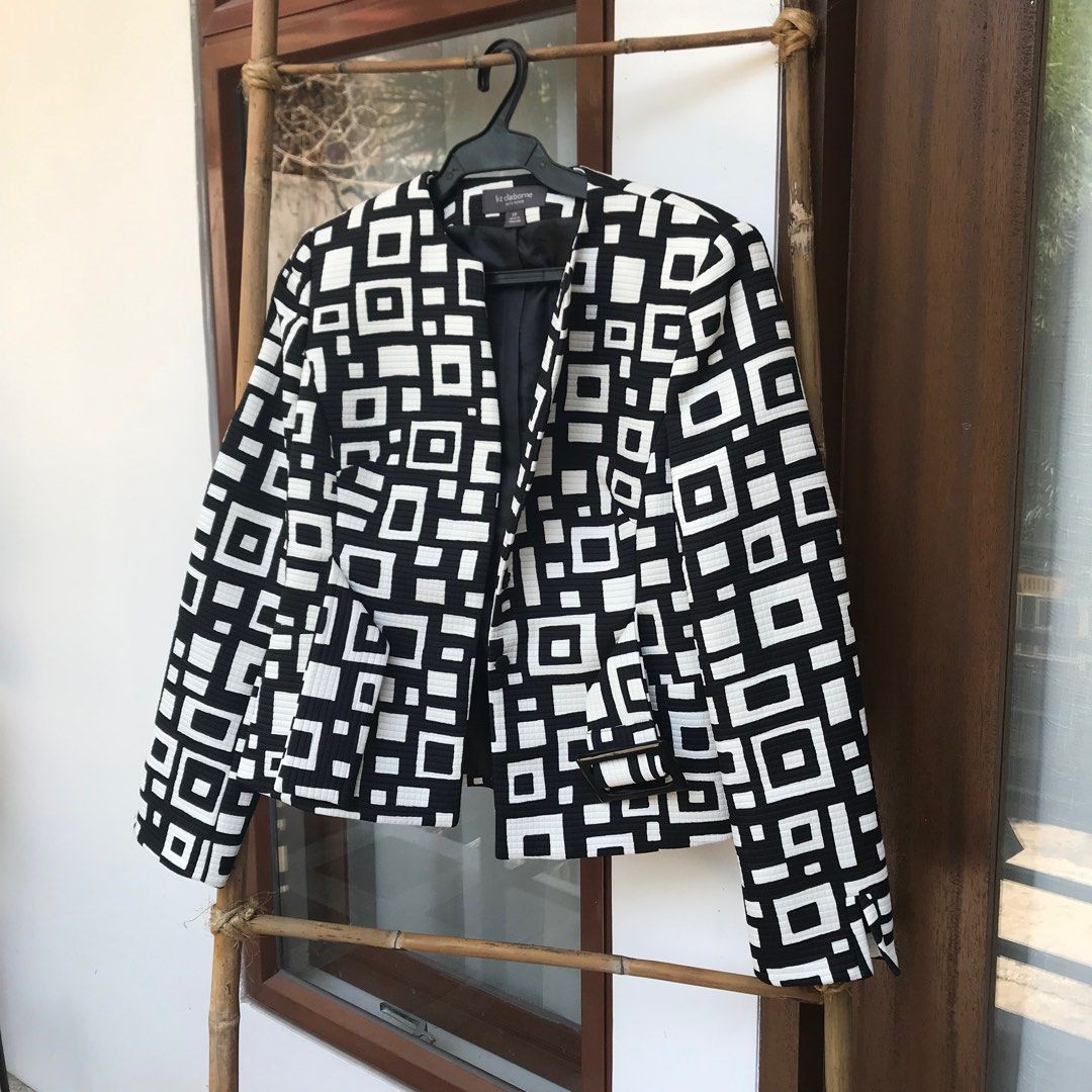 Liz claiborne suits top