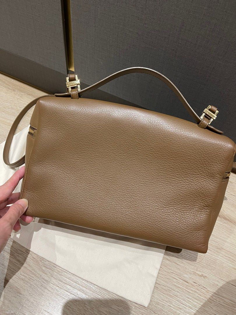 The LE PLIAGE XTRA XS VANITY (£240) is a great dupe for the Loro Piana  Extra Pocket Pouch L27 (£2365) : r/handbags