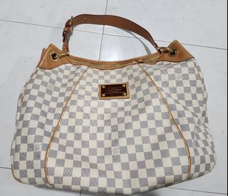 (Category: ) located in . Submitted by terrylim81 (Listing ID 1241873376, Image 1). Description: .