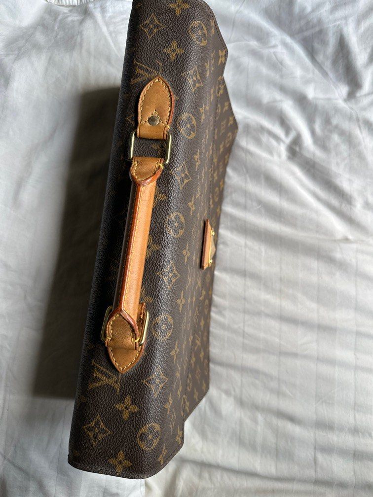 LOUIS VUITTON BRIEFCASE. NEW LOCK FROM LOUIS VUITTON - REDUCED!!! (Category: Luxury Bags & Wallets) located in Makati City. Submitted by docterusa (Listing ID 1241761540, Image 3). Description: Louis Vuitton briefcase Lock mechanism is brand new and still in plastic. Comes with keys 100% authentic..