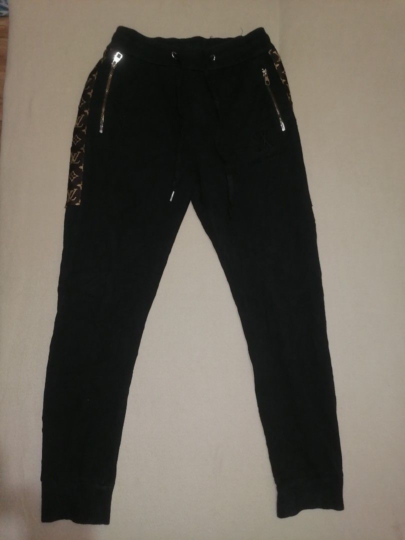 Louis Vuitton unisex casual jogger pants, Men's Fashion, Bottoms, Joggers  on Carousell