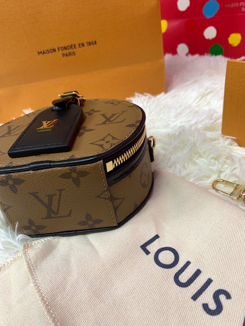 Louis Vuitton lv boîte chapeau Mini Boite Chapeau lv bag monogram reverse  M68726 lv round bag lv mini bag, Women's Fashion, Bags & Wallets,  Cross-body Bags on Carousell