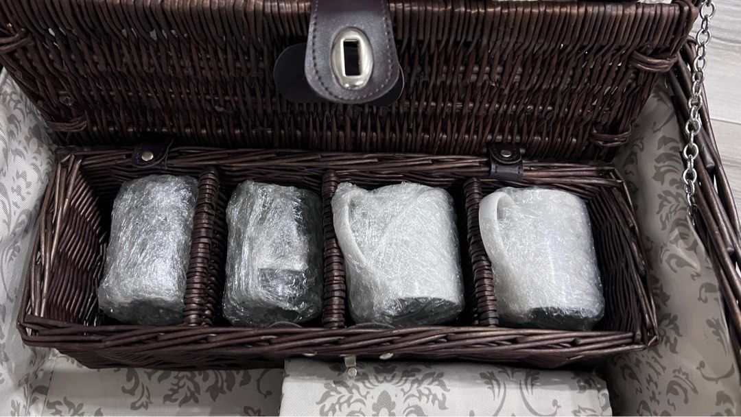 Mercedes Benz Picnic Basket Set, Furniture & Home Living, Kitchenware & Tableware, Food