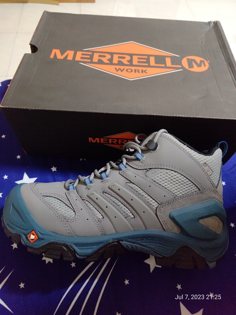 Merrell safety shoes size (44), Everything Else on Carousell
