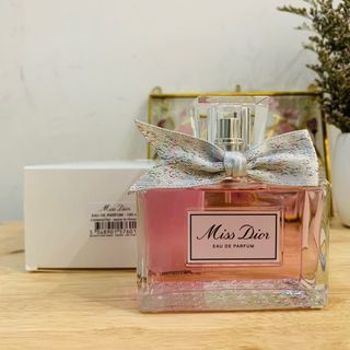 (Category: ) located in . Submitted by pu3couture (Listing ID 1241937587, Image 1). Description: .