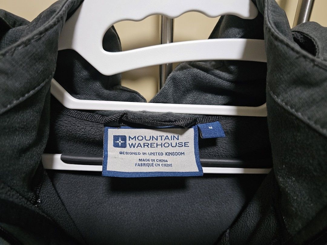 Mountain Warehouse Jacket (Category: Coats, Jackets and Outerwear) located in Quezon City. Submitted by DawnToDark (Listing ID 1241913999, Image 3). Description: Mountain Warehouse Gray size M Bought abroad Removable hood 22x27.