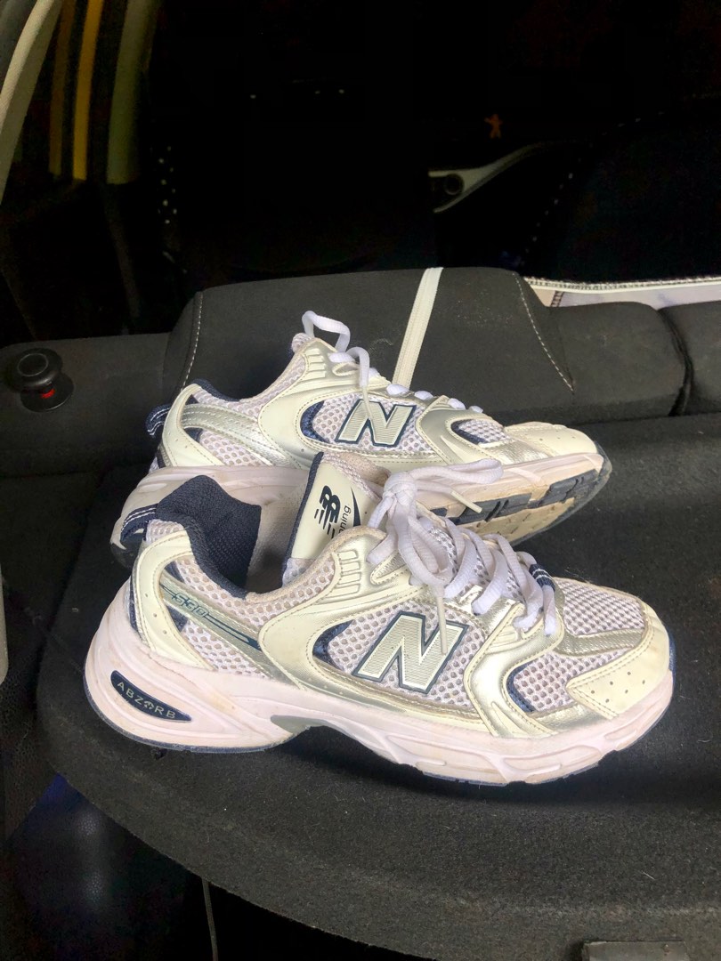 New balance shop white rubber shoes