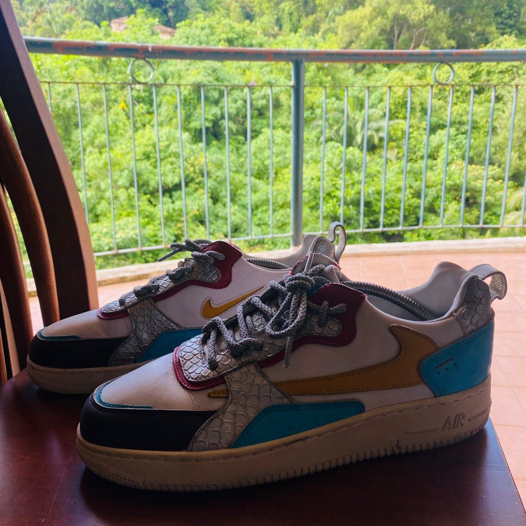 Nike AF 1 Reverse Swoosh