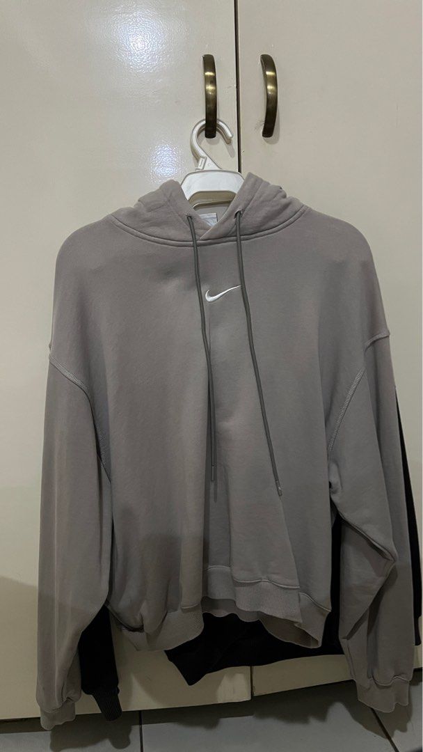 Nike Air Fear of God FOG double hoodie size small fits oversized (Category: Coats, Jackets and Outerwear) located in Bulacan. Submitted by __randomthings (Listing ID 1241760396, Image 1). Description: No additional photos will be provided No measurements will be provided Please search for size guide online thank you Minor flaws seen in photo.