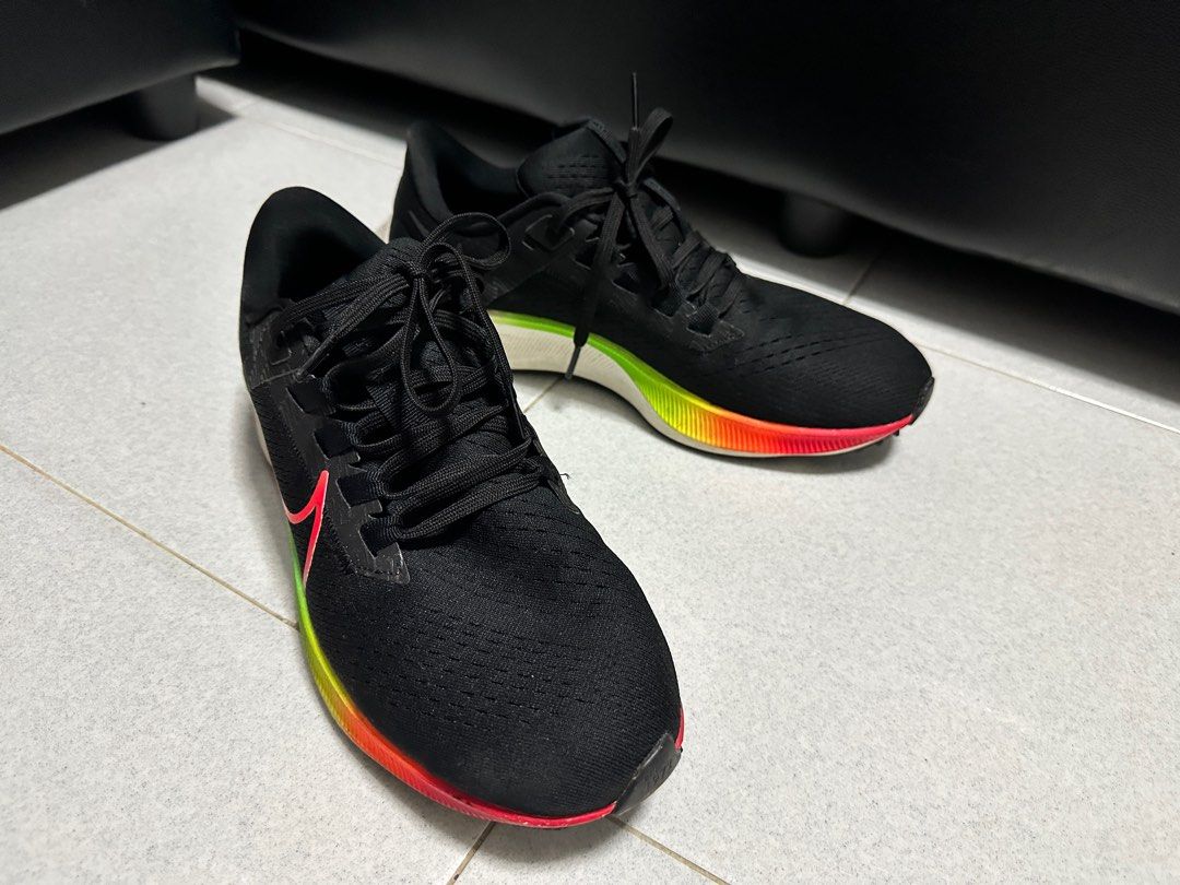 cheap black nike sneakers