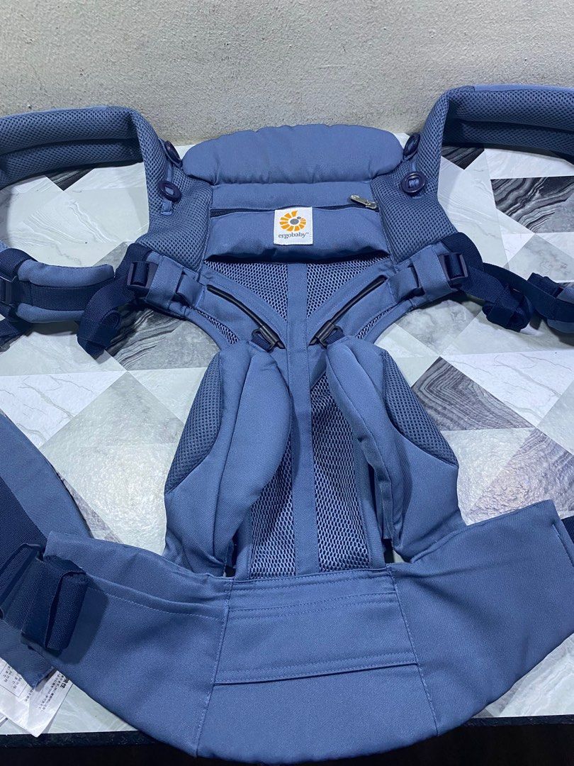 OMNI 360 COOL AIR BABY ERGO CARRIER IN OXFORD BLUE Babies Kids