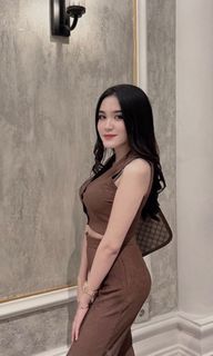 One set brown