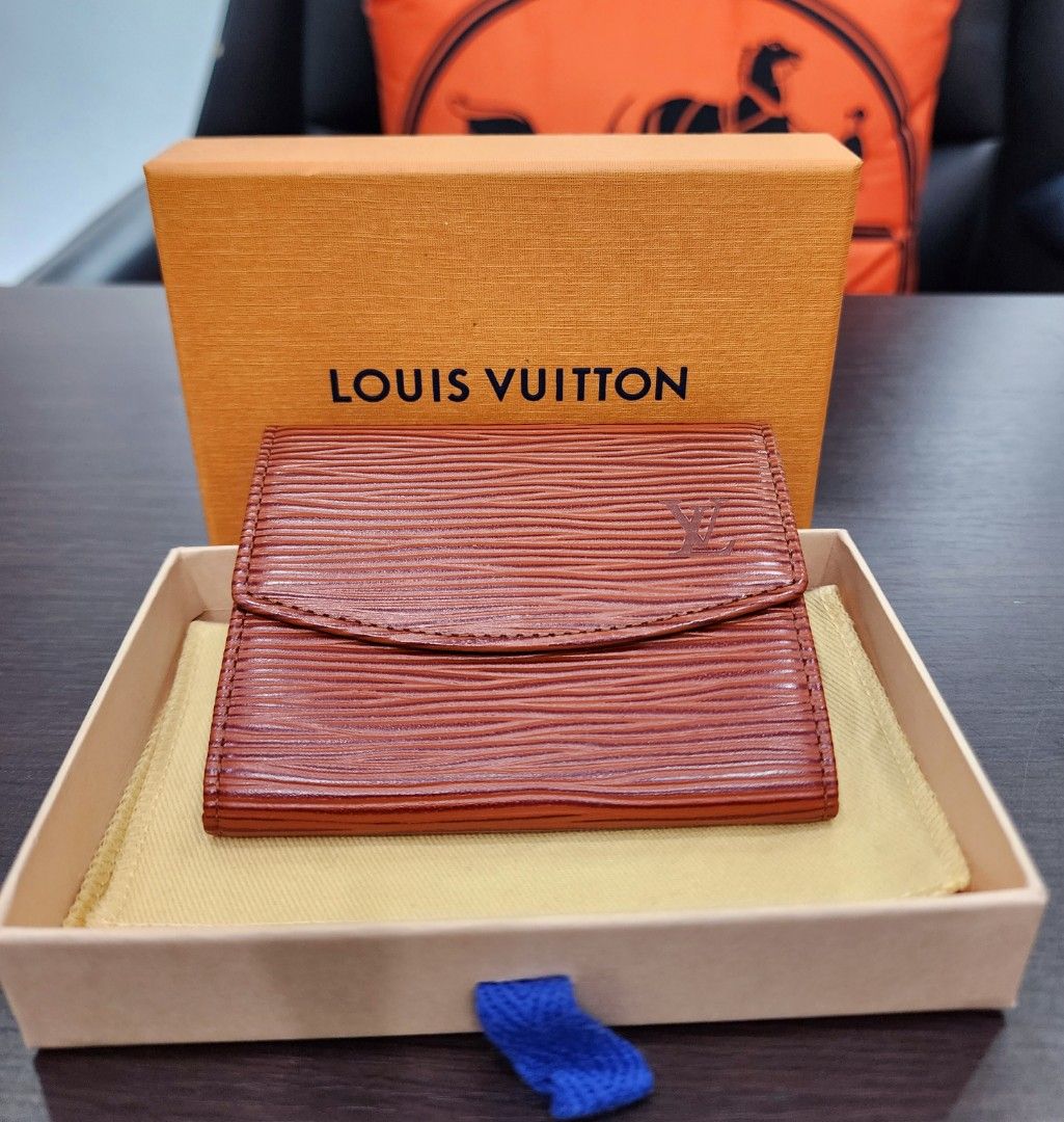 Louis Vuitton LV Card Holder, Luxury, Bags & Wallets on Carousell