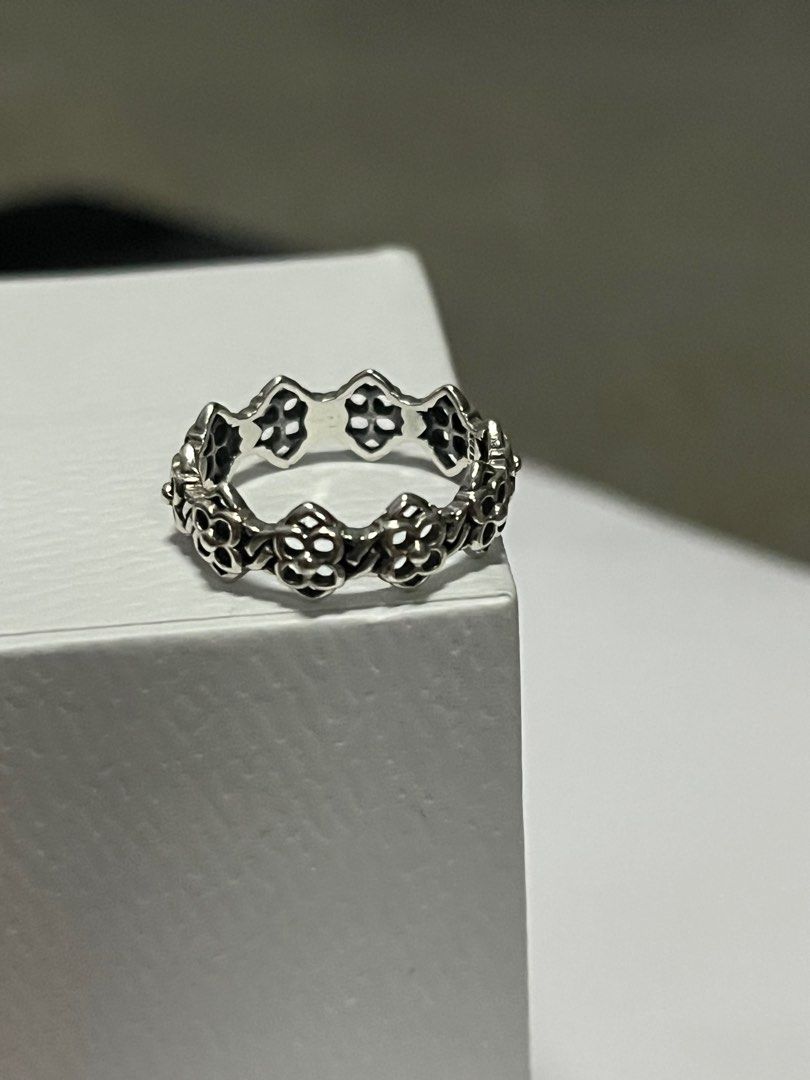 Flower petal shop band ring pandora