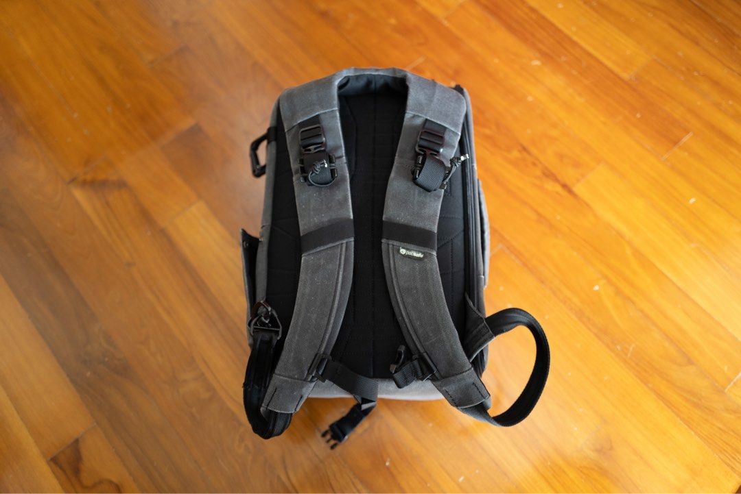 Pacsafe Camsafe Z16