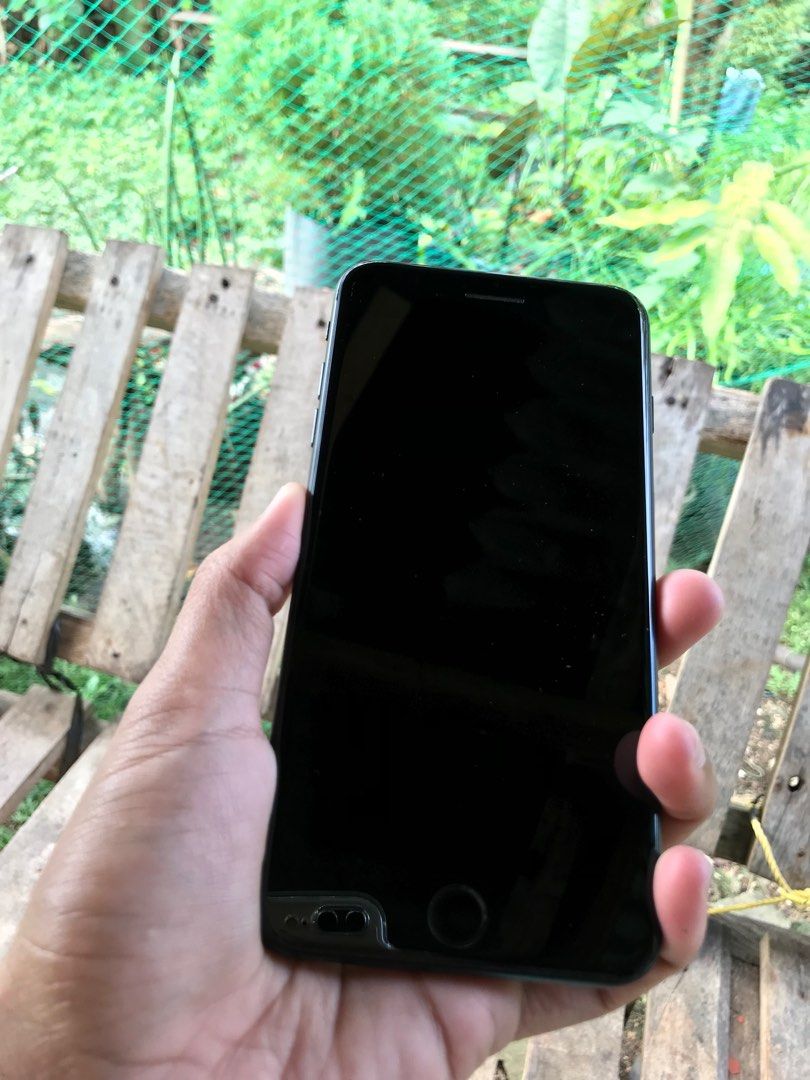 Phone (Category: iPhone 7 Series) located in Dumaguete. Submitted by nmret.ro (Listing ID 1241817324, Image 3). Description: In good condition , smooth screen and soft touch. No charger included. Issue: bypass .